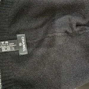 CHANEL | Accessories | Chanel Black Wool Beanie Hat Italy  display picture 2